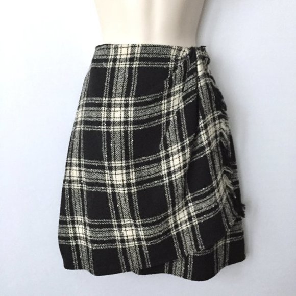 EMANUEL UNGARO Black and White Plaid Wool Faux Wrap Mini Skirt - Picture 3 of 9